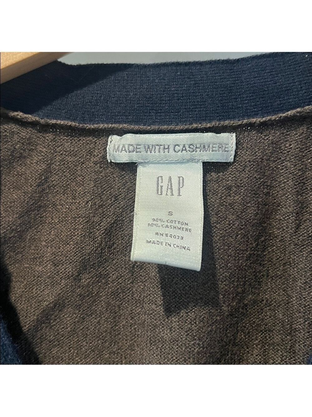 GAP cashmere Brown and navy V-Neck button front Cardigan small - Picture 5 of 9
